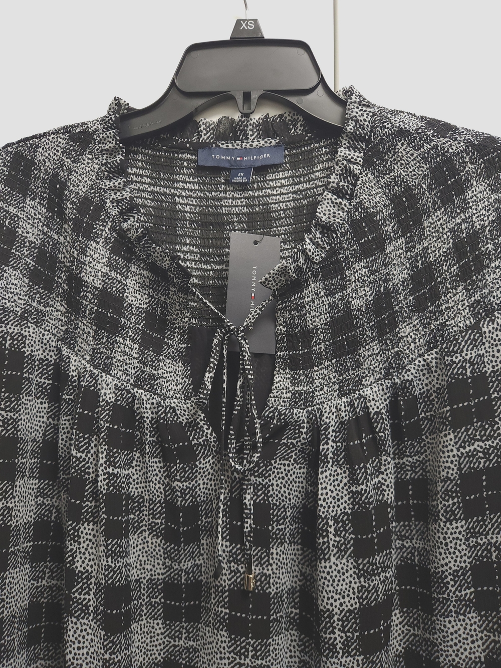 NWT Tommy Hilfiger Black & White Plaid Ruffle Neck Peasant Blouse Size 2X - Picture 2 of 12